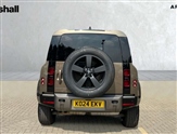 Land Rover Defender Image 6