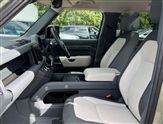 Land Rover Defender Image 3