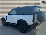 Land Rover Defender Image 5