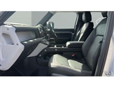 Land Rover Defender Image 3