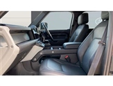 Land Rover Defender Image 3