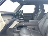 Land Rover Defender Image 3