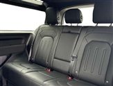 Land Rover Defender Image 4