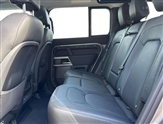 Land Rover Defender Image 4