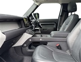 Land Rover Defender Image 3
