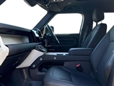Land Rover Defender Image 3