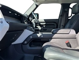 Land Rover Defender Image 3