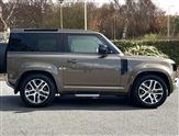 Land Rover Defender Image 5