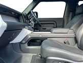 Land Rover Defender Image 3