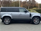 Land Rover Defender Image 5
