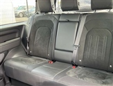 Land Rover Defender Image 4