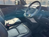 Land Rover Defender Image 4