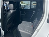 Land Rover Defender Image 4