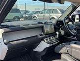 Land Rover Defender Image 4