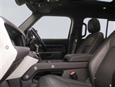 Land Rover Defender Image 3