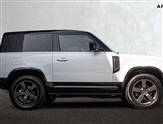 Land Rover Defender Image 5