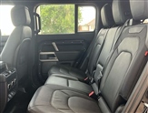 Land Rover Defender Image 4