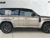 Land Rover Defender Image 5
