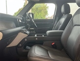 Land Rover Defender Image 3