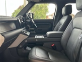 Land Rover Defender Image 3