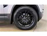 Land Rover Defender Image 5