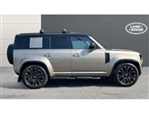Land Rover Defender Image 5