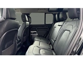 Land Rover Defender Image 4