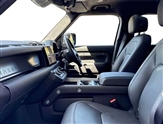 Land Rover Defender Image 3