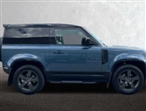 Land Rover Defender Image 5