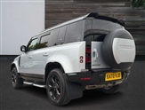 Land Rover Defender Image 2