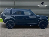 Land Rover Defender Image 4