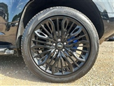 Land Rover Defender Image 5
