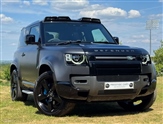 Land Rover Defender Image 1