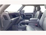 Land Rover Defender Image 3