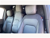 Land Rover Defender Image 4