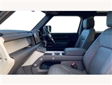 Land Rover Defender Image 3
