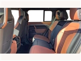Land Rover Defender Image 4