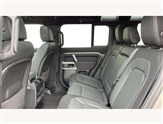 Land Rover Defender Image 4