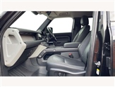 Land Rover Defender Image 3