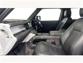 Land Rover Defender Image 3