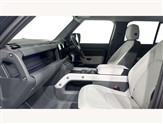 Land Rover Defender Image 3