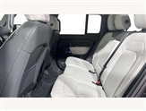 Land Rover Defender Image 4