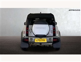 Land Rover Defender Image 6