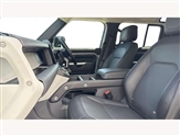 Land Rover Defender Image 3