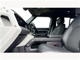 Land Rover Defender Image 3