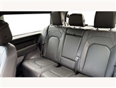 Land Rover Defender Image 4