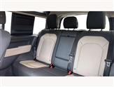 Land Rover Defender Image 4