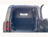 Land Rover Defender Image 4