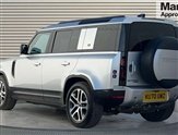 Land Rover Defender Image 5