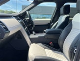 Land Rover Discovery Image 3